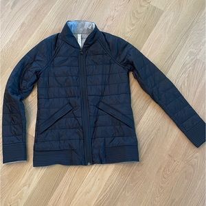 Lululemon black/gray lightweight reversible jacket Size 4